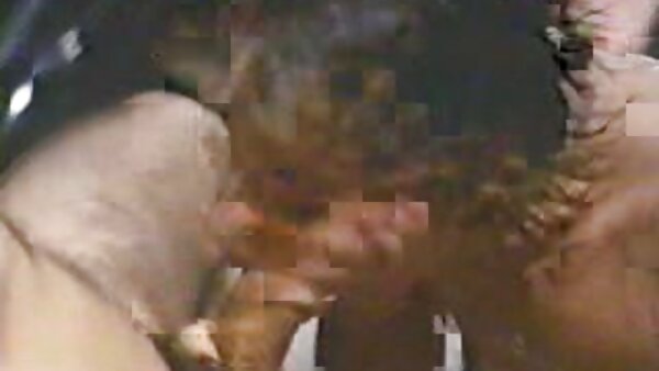 امرأة سمراء سيئة أنجليك تحصل على شرجها مواقع السكس المترجمه في أوضاع مختلفة