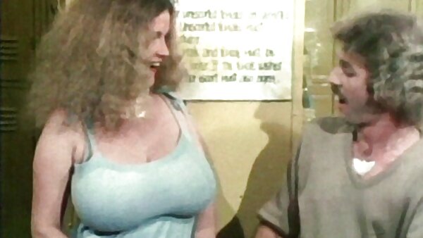 الفرخ ذات الشعر الأحمر Ivy موقع سكس محارم مترجم Rider تحصل على حفر بوسها