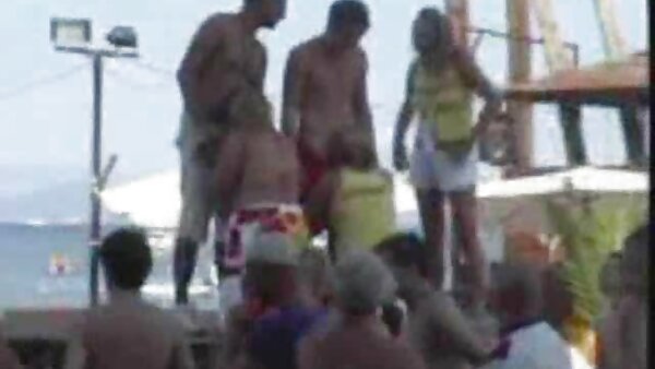 حفنة من المراهقين بصورة عاهرة يسرون الرجال قرنية في حزب العربدة موقع سكس اجنبي مترجم الصعبة