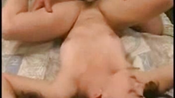 حسنا على شكل خشب الأبنوس المثير يتيح المتأنق الأبيض يأكل ويمارس موقع سكس مترجم محارم الجنس معها cooch