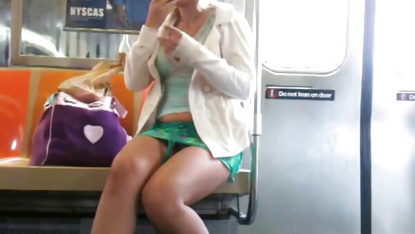 عجيب امرأة سمراء pigtailed يذهب افضل مواقع افلام سكس مترجمه المكسرات أثناء مص زب كبير قوي